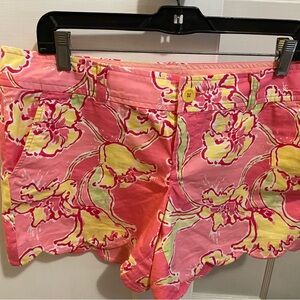 Lilly Pulitzer Short in Pink  Yellow Size  10 Woman's Scalloped